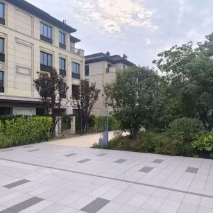 佛山 芝麻白与芝麻白搭配铺装，尺寸1200*600