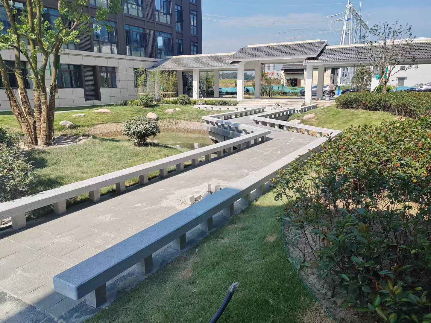 佛山 芝麻灰小区坐凳&栏杆安装效果