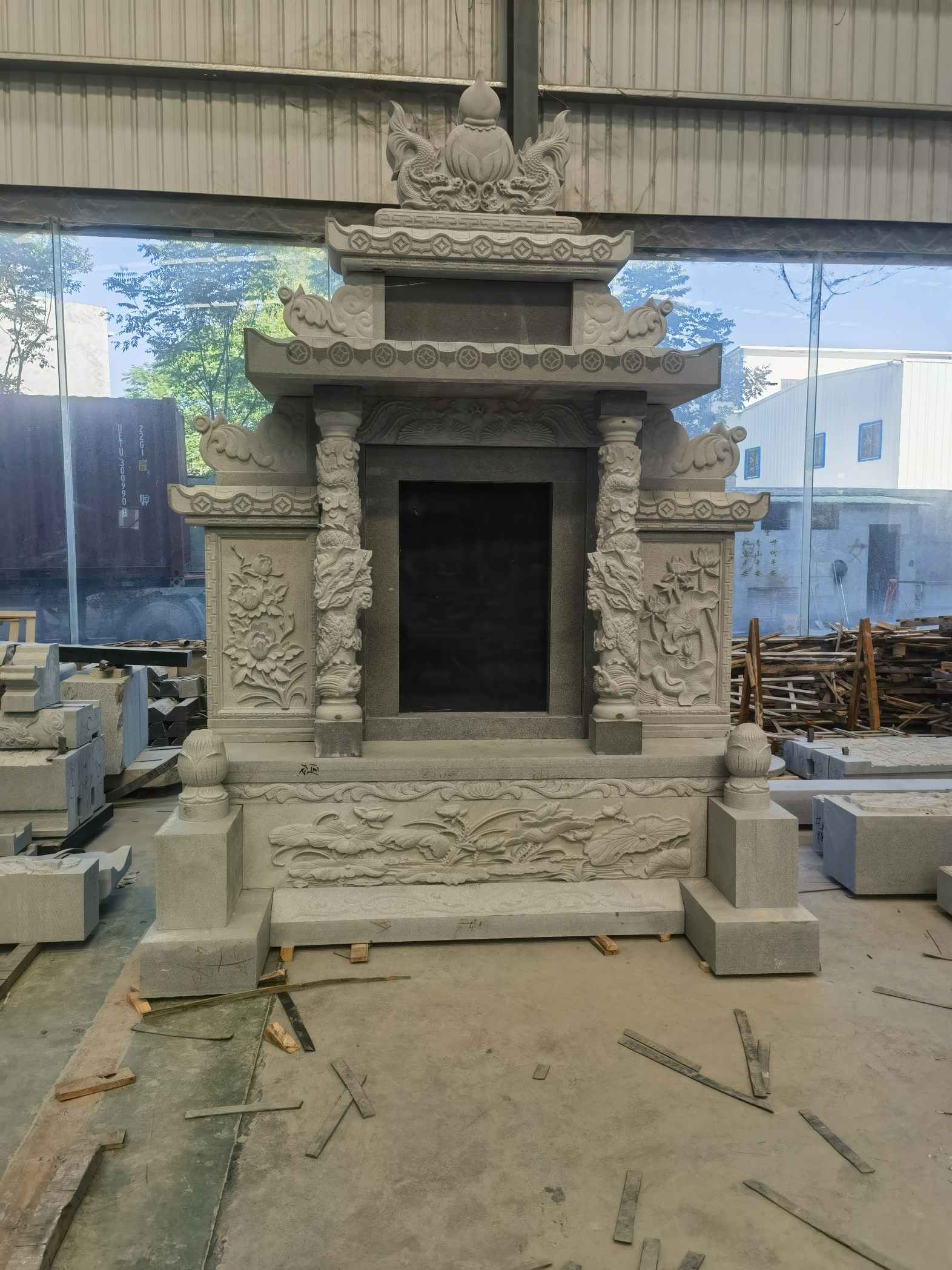 佛山 芝麻灰高档墓碑、土墓，一套也支持定做