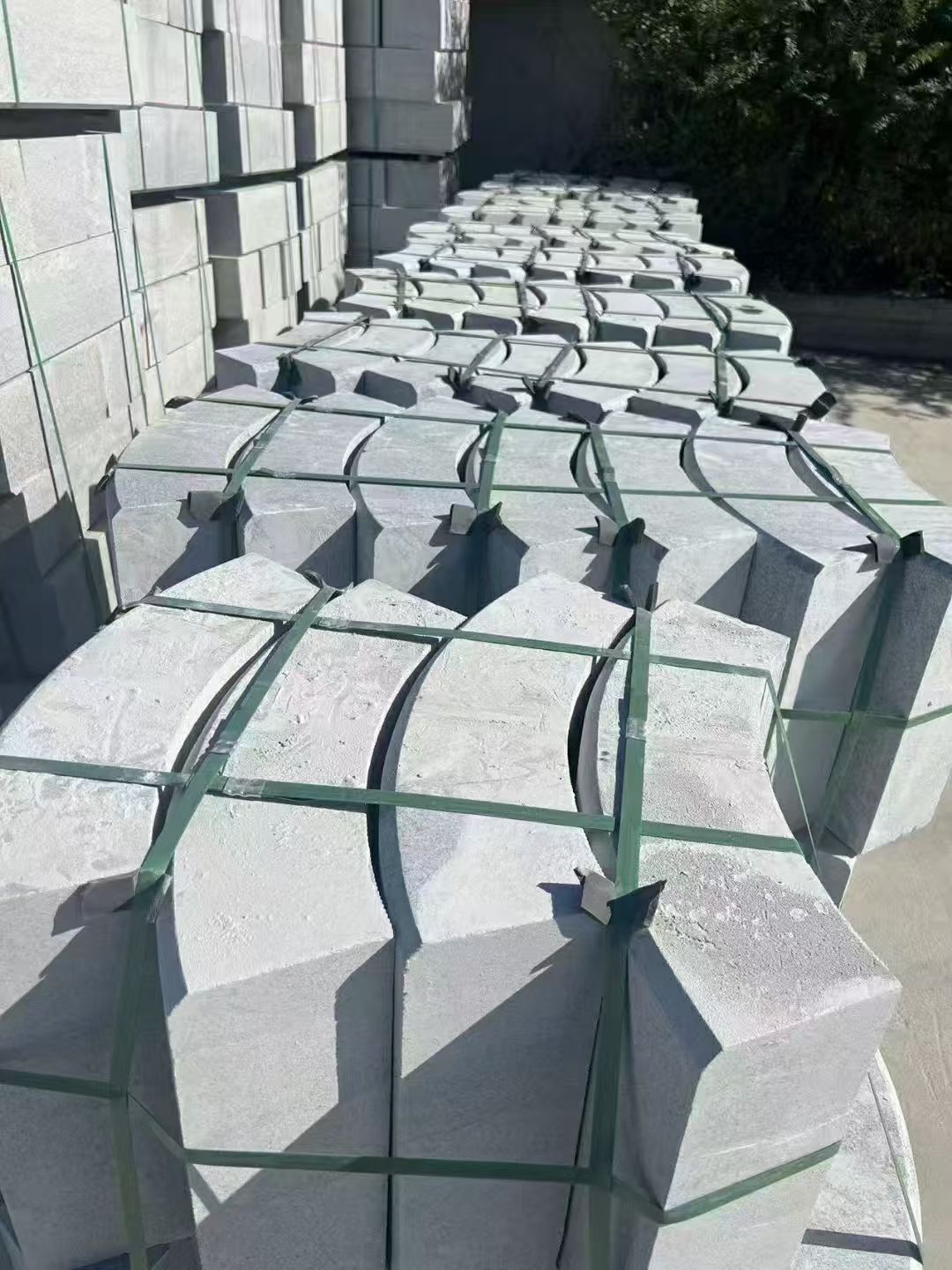 佛山 芝麻灰弧形路沿石