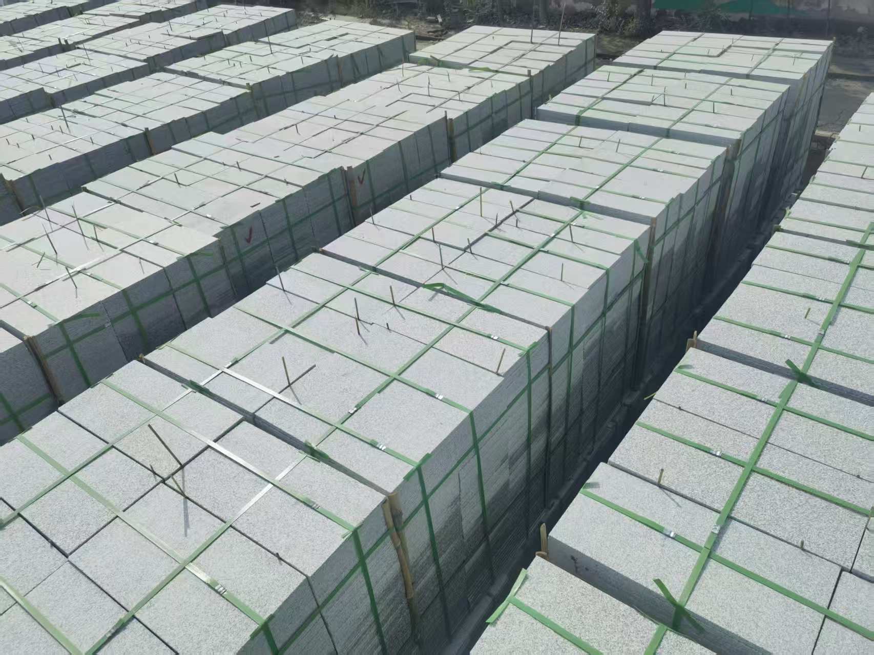 佛山 芝麻白1.8公分火烧300*600地铺，清仓大甩卖