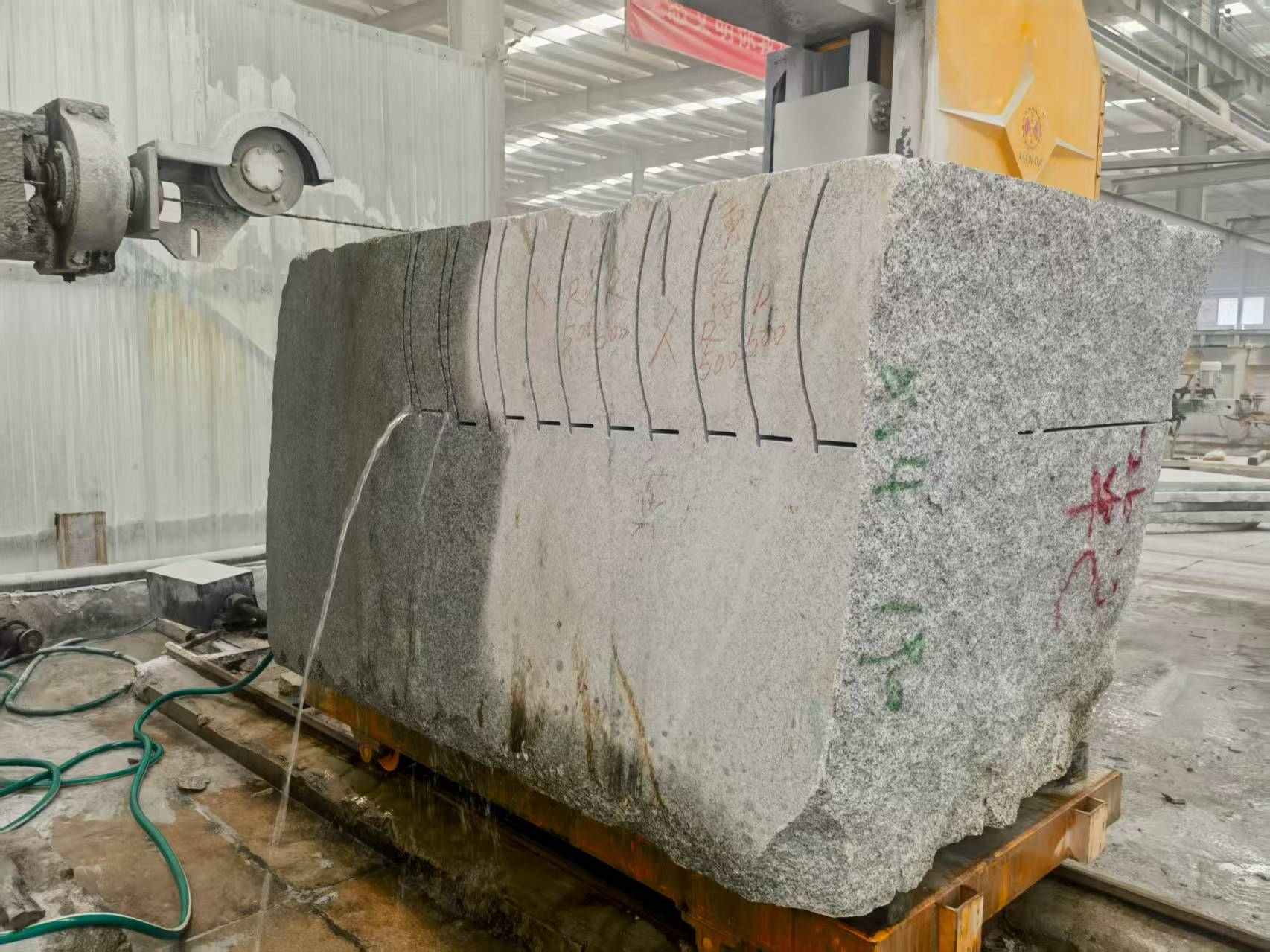 佛山 602，大花芙蓉白，绳锯加工弧形路沿石