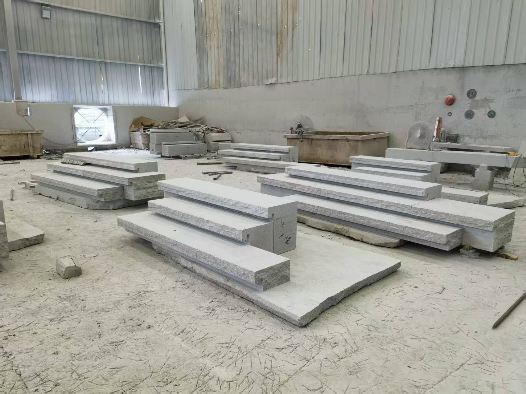 佛山 整石台阶（大面火烧+侧面自然面），出货前厂内拼装