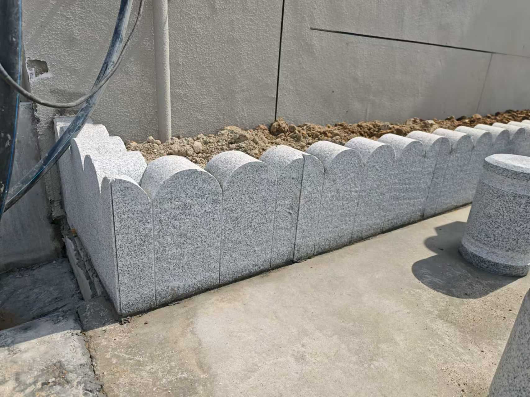 佛山 芝麻白花岗岩花边石铺装效果图